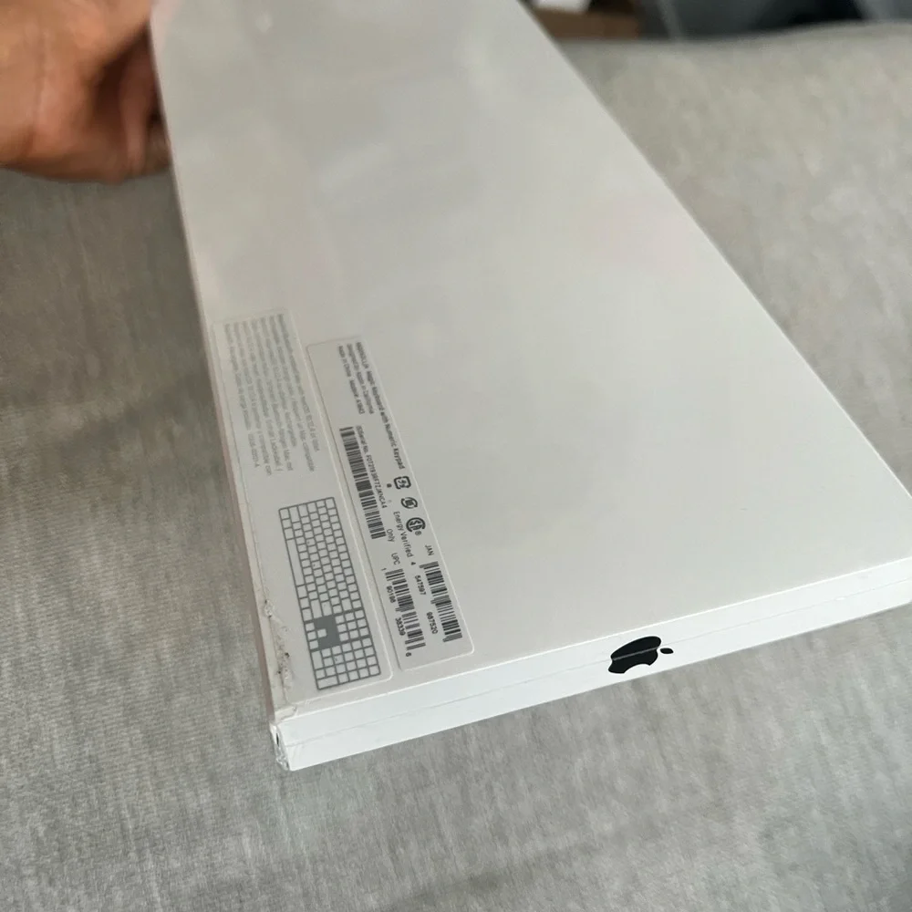 Apple Magic Keyboard in White